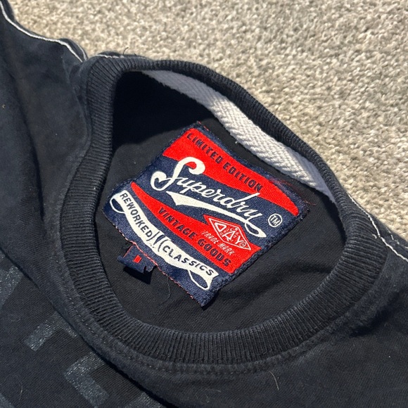 Superdry Men's Dark Tee with Graphic Print - Picture 2 of 5